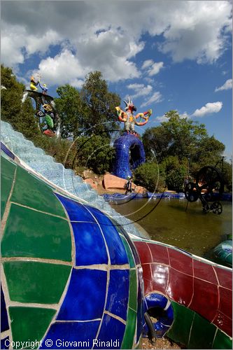 ITALY - Capalbio (GR) - localit Garavicchio - Il Giardino dei Tarocchi - opera originale e fantastica ideata dall'artista francese Niki de Saint Phalle. L'opera rappresenta i 22 Arcani Maggiori dei Tarocchi realizzati con fantastiche sculture di cemento armato e poliestere, ricoperte con mosaico di ceramica , vetri e specchi