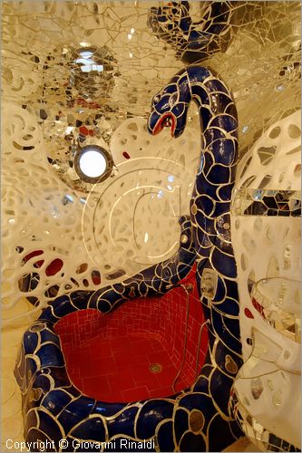 ITALY - Capalbio (GR) - localit Garavicchio - Il Giardino dei Tarocchi - opera originale e fantastica ideata dall'artista francese Niki de Saint Phalle. L'opera rappresenta i 22 Arcani Maggiori dei Tarocchi realizzati con fantastiche sculture di cemento armato e poliestere, ricoperte con mosaico di ceramica , vetri e specchi