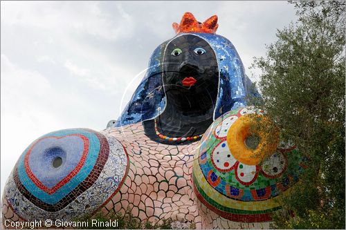 ITALY - Capalbio (GR) - localit Garavicchio - Il Giardino dei Tarocchi - opera originale e fantastica ideata dall'artista francese Niki de Saint Phalle. L'opera rappresenta i 22 Arcani Maggiori dei Tarocchi realizzati con fantastiche sculture di cemento armato e poliestere, ricoperte con mosaico di ceramica , vetri e specchi