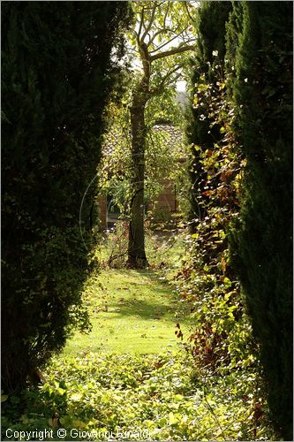 ITALY - MARTA (VT) - Giardino della Cannara - ricavato dai coniugi Mirella e Massimo Faggiani intorno alla loro casa, un'antica peschiera sul fiume Marta forse di origine etrusca.