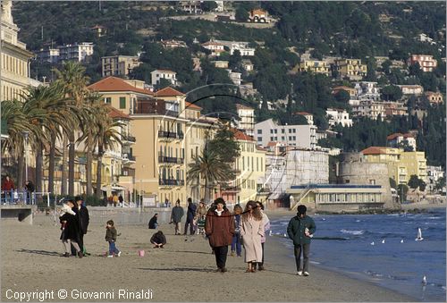 ITALY - LIGURIA - ALASSIO (SV) - veduta della spiaggia