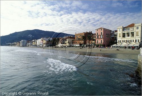 ITALY - LIGURIA - ALASSIO (SV) - veduta della spiaggia