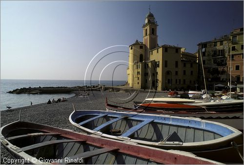 ITALY - LIGURIA - CAMOGLI (GE) - veduta della spiaggia e della Basilica di Santa Maria Assunta