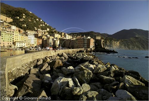 ITALY - LIGURIA - CAMOGLI (GE) - veduta all'esterno del molo frangiflutti del porticciolo