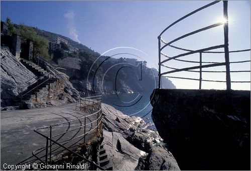 ITALY - LIGURIA - ZOAGLI (GE) - le passeggiate lungo la scogliera