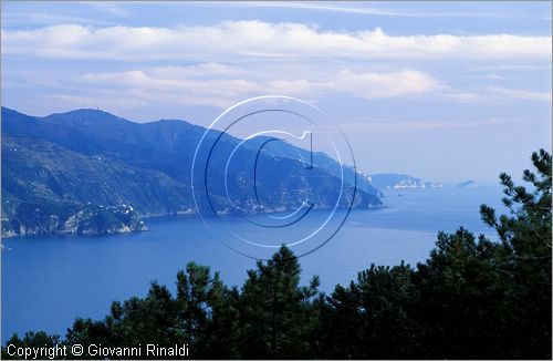 ITALY - LIGURIA - CINQUE TERRE (SP) - la costa tra Monterosso e Porto Venere vista da Punta del Mesco