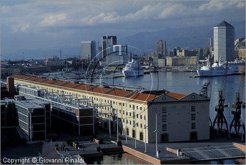 ITALY - LIGURIA - GENOVA - veduta panoramica del porto dal Bigo - Magazzini del Cotone