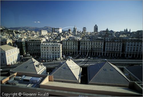 ITALY - LIGURIA - GENOVA - la citt vista dal Bigo