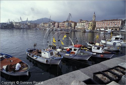 ITALY - LIGURIA - IMPERIA (ONEGLIA) - veduta del porto