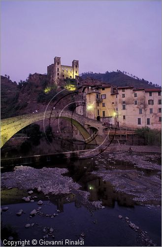 ITALY - LIGURIA - DOLCEACQUA (IM) - veduta del borgo antico tra il ponte vecchio e il castello dei Doria