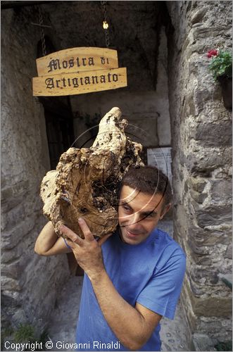 ITALY - LIGURIA - DOLCEACQUA (IM) - Andrighetto artigiano del legno d'ulivo