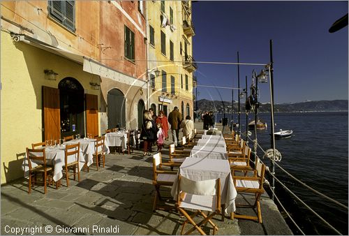 ITALY - LIGURIA - PORTOFINO (GE) - Calata Marconi - un ristorante sul molo