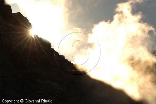 ITALY - POZZUOLI (NA) - La Solfatara - il vulcano Solfatara dal cratere ellittico (770 per 580 metri) risale a 4000 anni fa ed  l'unico dei Campi Flegrei ancora attivo con impressionanti manifestazioni fumaroliche