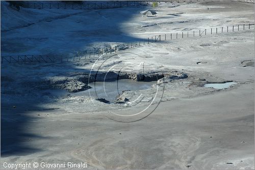 ITALY - POZZUOLI (NA) - La Solfatara - il vulcano Solfatara dal cratere ellittico (770 per 580 metri) risale a 4000 anni fa ed  l'unico dei Campi Flegrei ancora attivo con impressionanti manifestazioni fumaroliche - la Fangaia