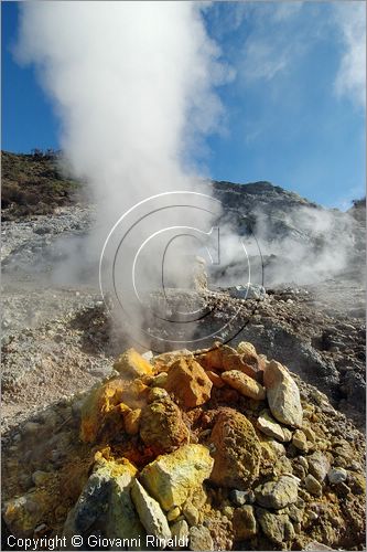 ITALY - POZZUOLI (NA) - La Solfatara - il vulcano Solfatara dal cratere ellittico (770 per 580 metri) risale a 4000 anni fa ed  l'unico dei Campi Flegrei ancora attivo con impressionanti manifestazioni fumaroliche - la Bocca Grande  la principale fumarola