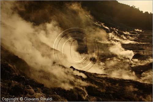 ITALY - POZZUOLI (NA) - La Solfatara - il vulcano Solfatara dal cratere ellittico (770 per 580 metri) risale a 4000 anni fa ed  l'unico dei Campi Flegrei ancora attivo con impressionanti manifestazioni fumaroliche - la Bocca Grande  la principale fumarola