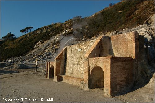 ITALY - POZZUOLI (NA) - La Solfatara - Le Stufe sono due antiche grotte scavate alla fine dell'800 per creare sudatorii naturali e successivamente rivestite in muratura, le due cavit si chiamarono "Purgatorio" e "Inferno" per le alte temperature che raggiungevano (60 e 90 gradi)