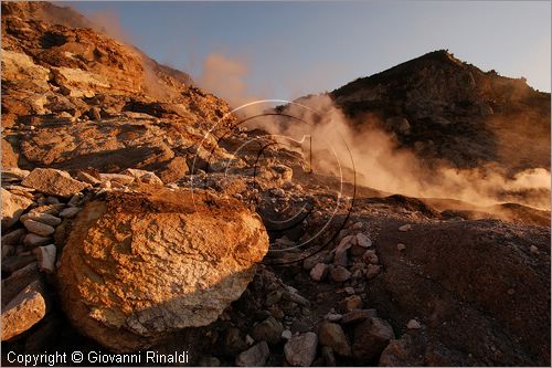 ITALY - POZZUOLI (NA) - La Solfatara - il vulcano Solfatara dal cratere ellittico (770 per 580 metri) risale a 4000 anni fa ed  l'unico dei Campi Flegrei ancora attivo con impressionanti manifestazioni fumaroliche - la Bocca Grande  la principale fumarola