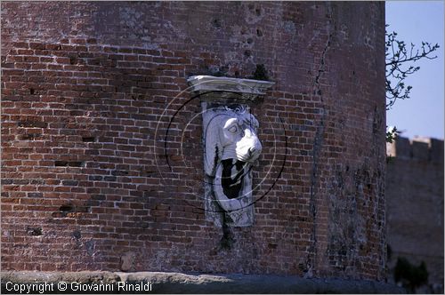 ITALY - TUSCANY - TOSCANA - LIVORNO - Porto Mediceo - La Vecchia Darsena - particolare della Fortezza Vecchia