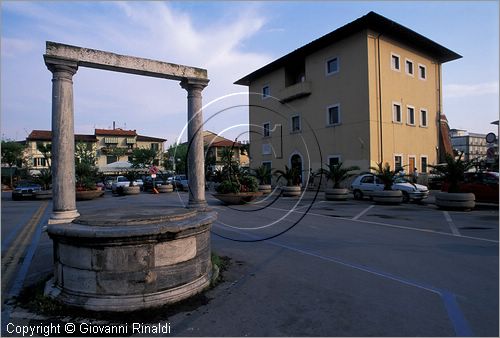 ITALY - TUSCANY - TOSCANA - Forte dei Marmi (LU) - Piazza Garibaldi