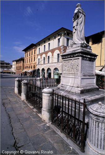 ITALY - TUSCANY - TOSCANA - Pietrasanta (LU) - Piazza del Duomo - Monumento a Leopoldo II