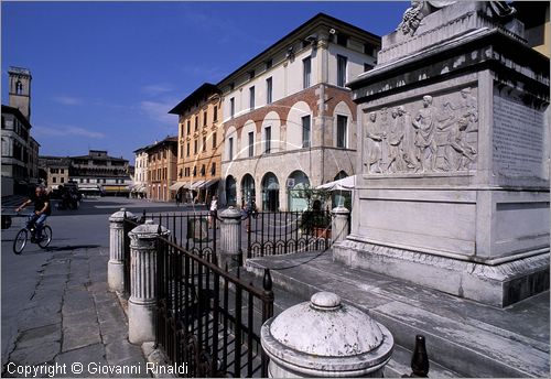 ITALY - TUSCANY - TOSCANA - Pietrasanta (LU) - Piazza del Duomo - Monumento a Leopoldo II