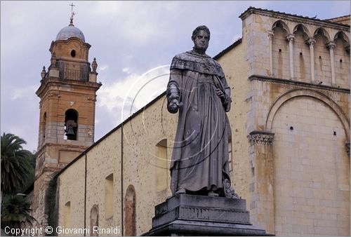 ITALY - TUSCANY - TOSCANA - Pietrasanta (LU) - Piazza del Duomo - Monumento a Leopoldo II