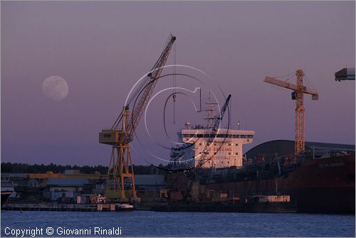 ITALY - TUSCANY - TOSCANA - VIAREGGIO (LU) - veduta al tramonto del porto