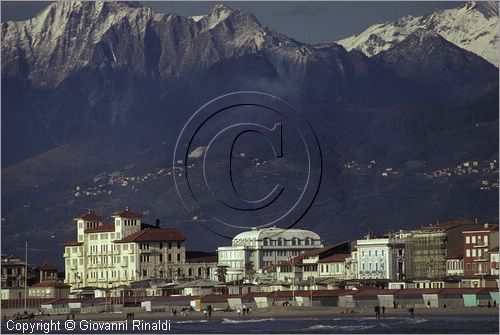 ITALY - TUSCANY - TOSCANA - VIAREGGIO (LU) - veduta con lo sfondo delle Alpi Apuane