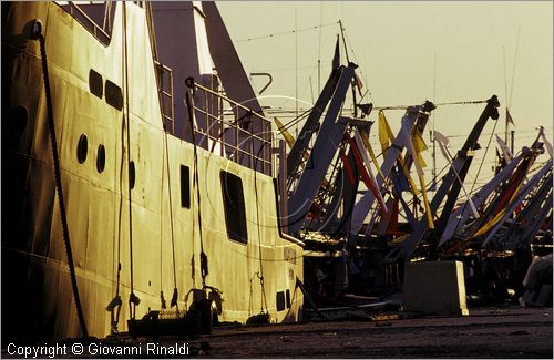 ITALY - TUSCANY - TOSCANA - VIAREGGIO (LU) - il porto peschereccio
