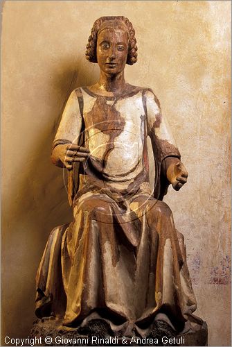 ITALY - ANGHIARI (AR) - Museo Statale di Palazzo Taglieschi - statua in legno di Madonna del XV secolo di ignoto scultore umbro-toscano.