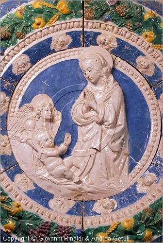 ITALY - ANGHIARI (AR) - Museo Statale di Palazzo Taglieschi - Sala VII: ceramica invetriata con Adorazione del 1500-1510 di Benedetto e Santi Buglioni (dal Bargello - Firenze)