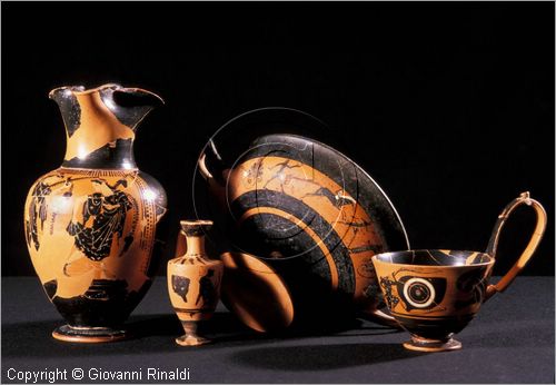 ITALY - AREZZO
Casa Museo Ivan Bruschi
ceramica attica a figure nere
oinochoe trilobata (fine IV secolo a.C.)
lekythos (primo quarto V secolo a.C.)
kyathos (fine IV secolo a.C.)
Kylix (fine IV secolo a.C.)