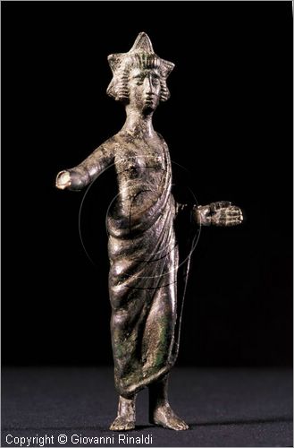 ITALY - AREZZO
Casa Museo Ivan Bruschi
statuetta in bronzo di offerente (Etruria interna, seconda met IIsecolo a.C.)