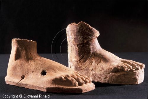 ITALY - AREZZO
Casa Museo Ivan Bruschi
piedi votivi in argilla (IV-II secolo a.C.)