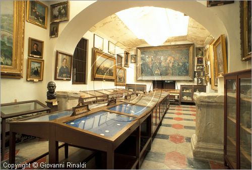 ITALY - CATANZARO
Museo Provinciale presso Villa Trieste
veduta della prima sala