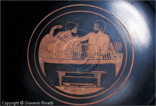 ITALY - CATANZARO
Museo Provinciale presso Villa Trieste
kylix attica (V seolo a.C.)