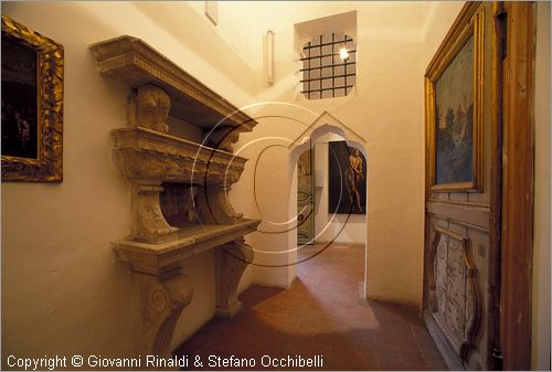 ITALY - FANO (PS) - Museo Civico e Pinacoteca nel Palazzo Malatestiano - anticamera con lavabo rinascimentale