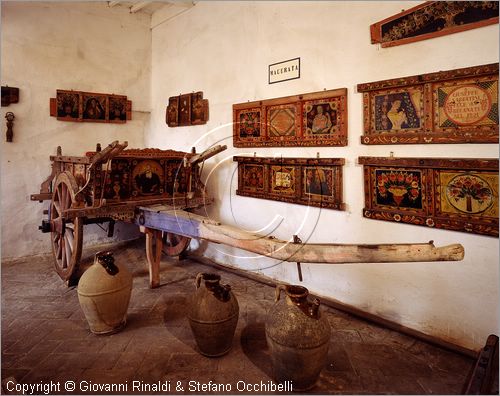 ITALY - FILOTTRANO (AN) - Museo del Biroccio Marchigiano e raccolta C. Beltrami di attrezzi agricoli marchigiani nel Palazzo Lucchetti - Sala III: provincia di Pesaro e Urbino