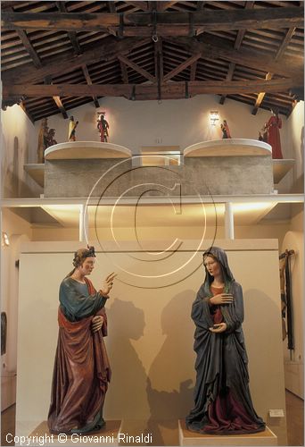 ITALY - MONTALCINO (SI) - Museo Civico e Diocesano d'Arte Sacra: sala B - statue dell'Annunciazione (Maestro del Crocifisso dei Disciplinari - seconda met del '300)