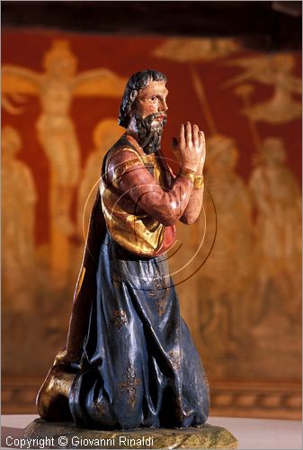 ITALY - MONTALCINO (SI) - Museo Civico e Diocesano d'Arte Sacra: sala L: San Giuseppe genuflesso (legno intagliato e dipinto di Domenico Cafaggi - 1530-1608)