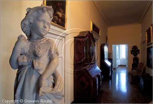 ITALY - NERVI (GE) - Museo Giannettino Luxoro - corridoio del secondo piano