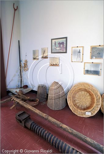 ITALY - PALMI (RC) - Museo Calabrese di etnografia e Folklore "Raffaele Corso" - strumenti per la pesca