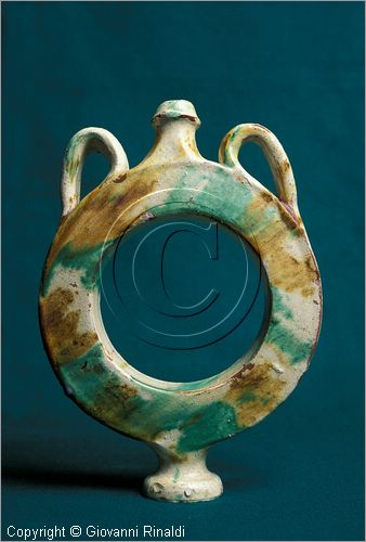 ITALY - PALMI (RC) - Museo Calabrese di etnografia e Folklore "Raffaele Corso" - vaso in ceramica di Seminara