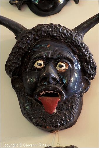 ITALY - PALMI (RC) - Museo Calabrese di etnografia e Folklore "Raffaele Corso" - maschera apotropaica in ceramica di Seminara