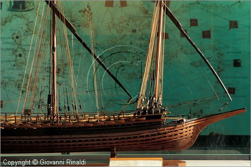 ITALY - Genova Pegli - Museo Navale - Sala di Giasone e Medea - modellino didattico di galea costruita nell'arsenale di Genova