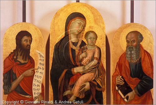 ITALY - PIENZA (SI) - Museo Diocesano d'Arte Sacra - sala 1: San Giovanni Battista, Madonna col bambino, San giovanni Evangelista (scomparti di polittico proveniente dalla pieve di san giovanni battista a San Giovanni d'Asso (Niccol di segna?)