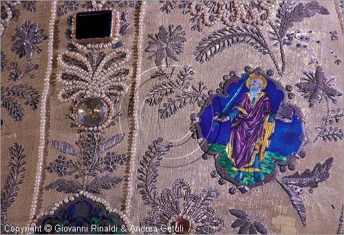 ITALY - PIENZA (SI) - Museo Diocesano d'Arte Sacra - sala 5: Mitra di manifattura senese dell'800 con formelle di smalti traslucidi e incavati su argento di orafo fiorentino (1462)