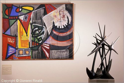 ITALY - ROMA - Galleria d'Arte Moderna - Novecento - Evoluzione e approdi dell'arte astratta - da sinistra: "natura viva, viva, viva!" (1950) di Mino Guerrini, "agricola" (1953) di Nino Franchina