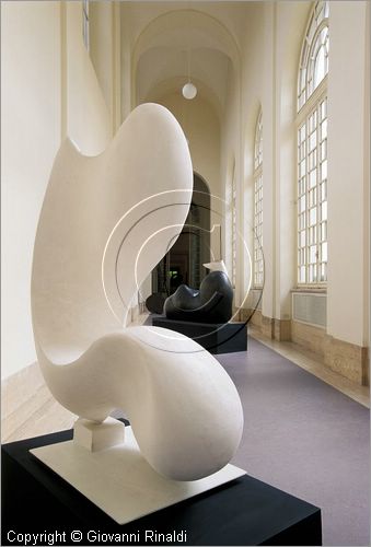 ITALY - ROMA - Galleria d'Arte Moderna - Galleria - "Nudo (cariatide)" gesso di Alberto Viani
